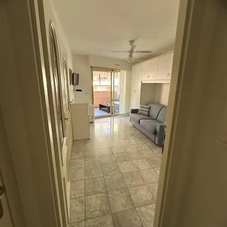 Bright Seaside * Roquebrune-Cap-Martin